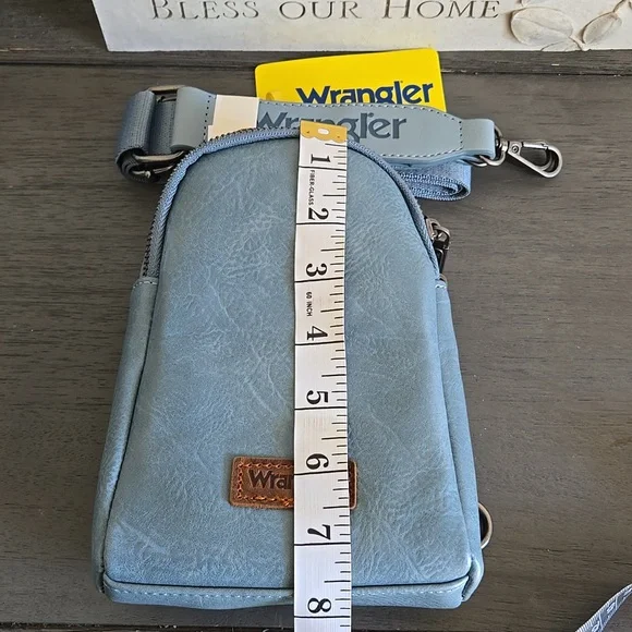 Wrangler Crossbody Bag - Picture 6 of 9